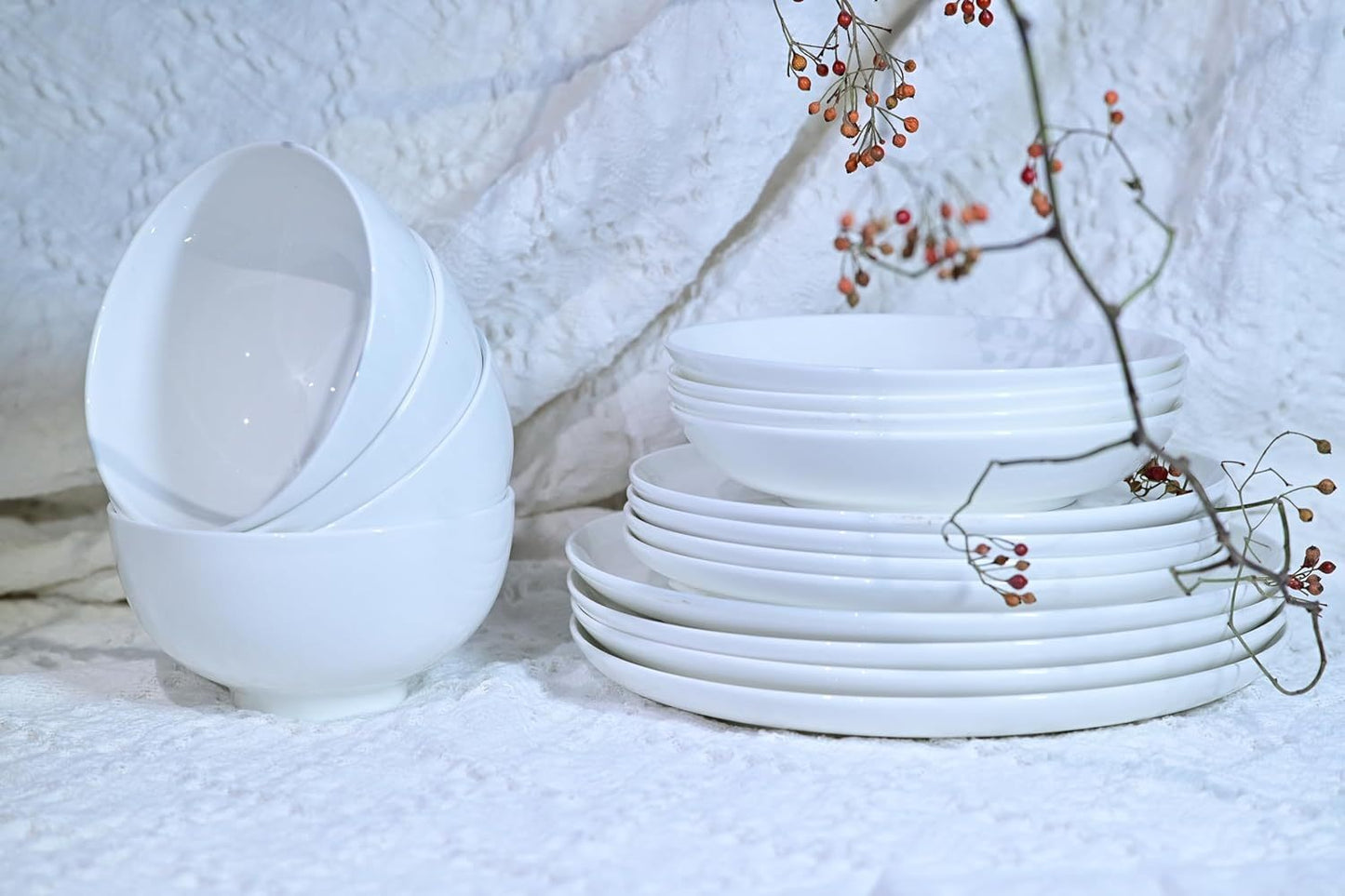 Lily Bone China Dinnerware Set - 16 Pieces Service for 4 (White)